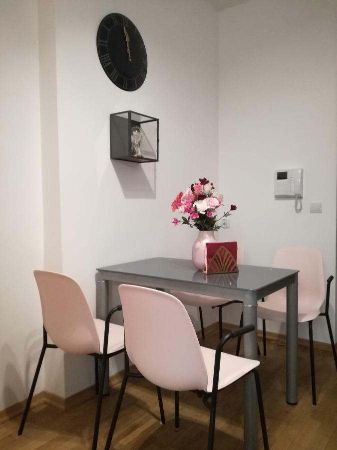 Business&Relax Apartment 14 Poznan Bagian luar foto